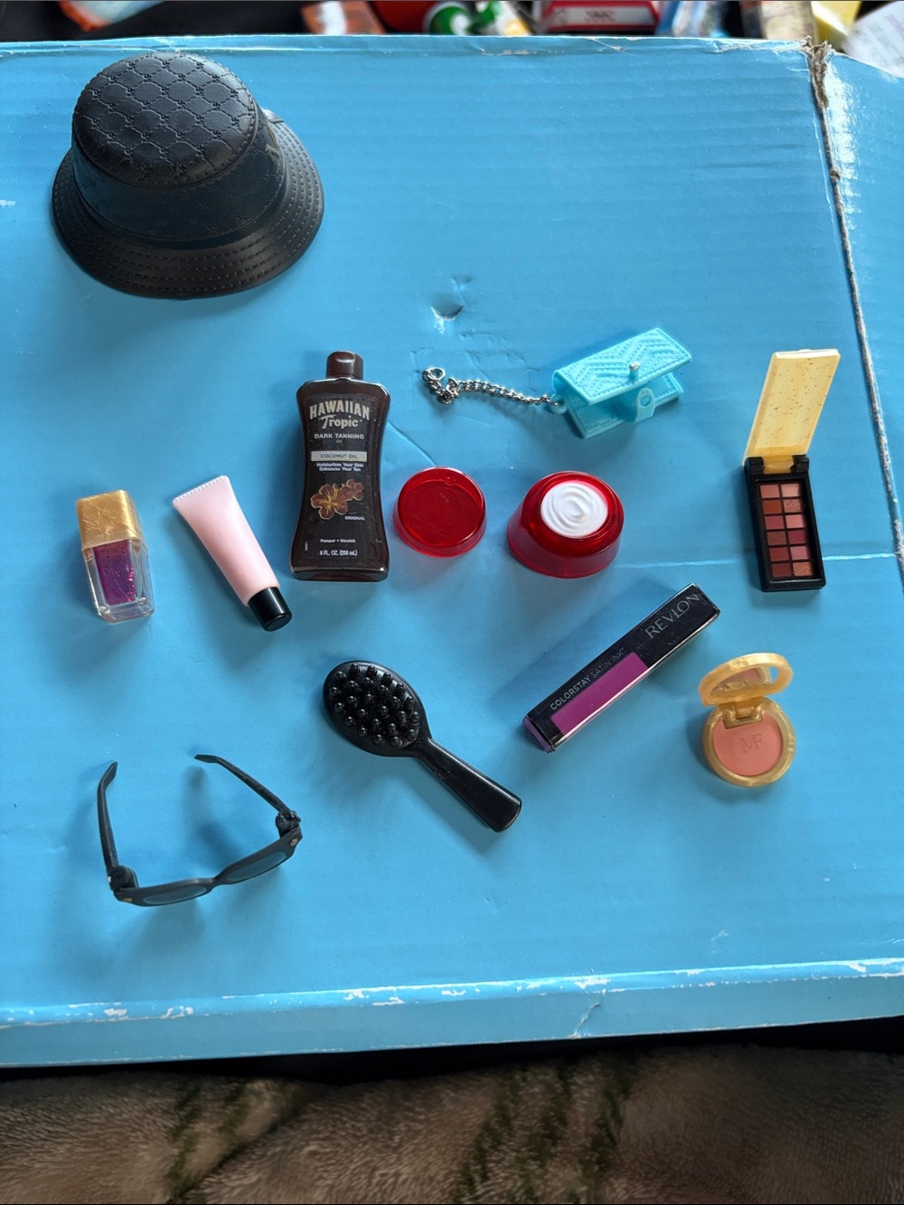 Mini brands suitcase bundle - Picture 6 of 7